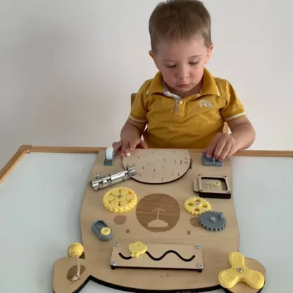 Puidust busy board "Karu"