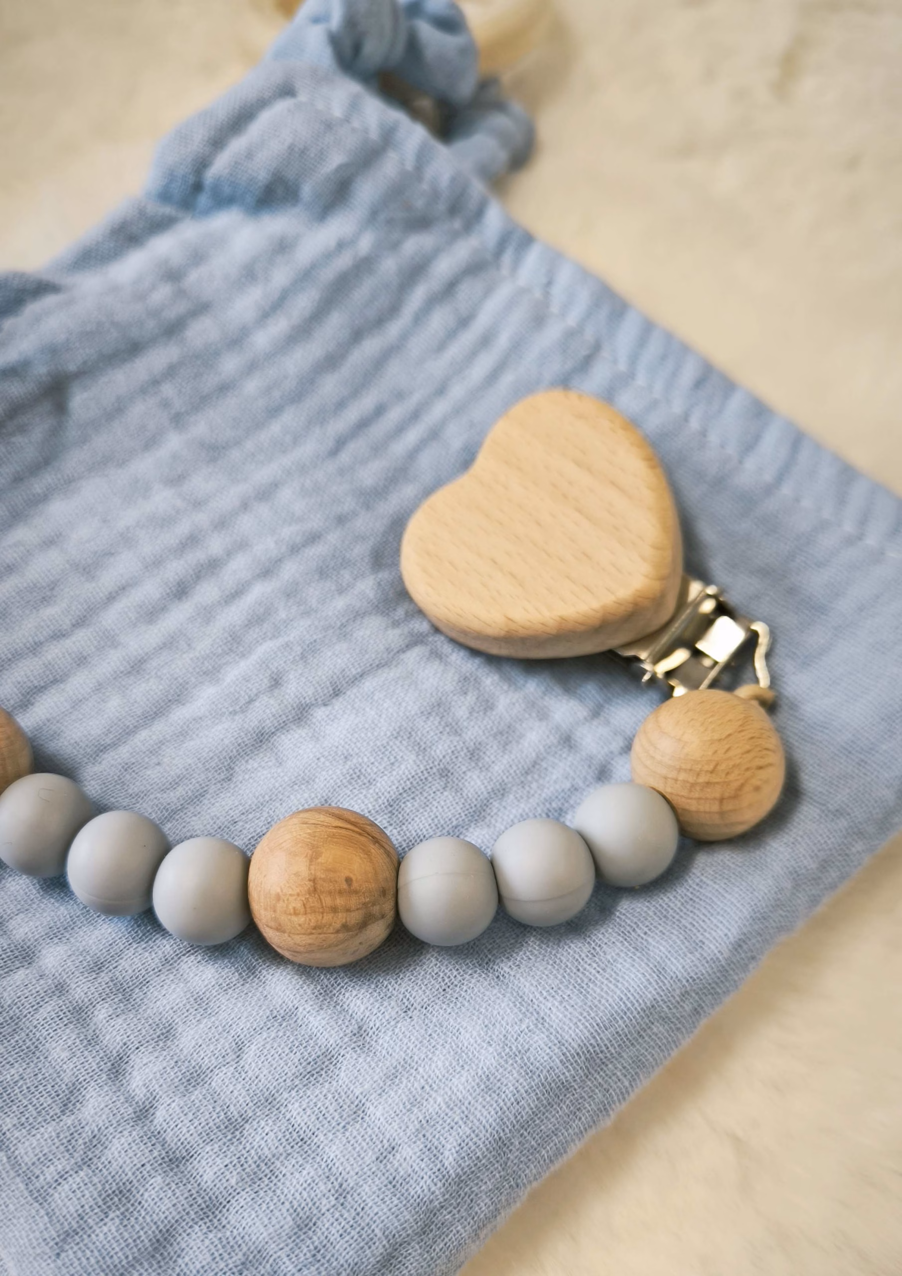 Kinkekomplekt nimeline lutikett ja kaisulapp - Helesinine - Image 2